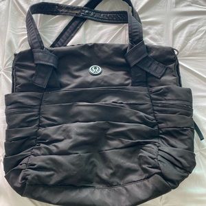 Lululemon tote